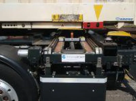 Die Schubkette von Grob GmbH Antriebstechnik macht es möglich - Containerumschlag in nur 5 Minuten! Bild: Die Schubkette von Grob GmbH Antriebstechnik macht es möglich - Containerumschlag in nur 5 Minuten!