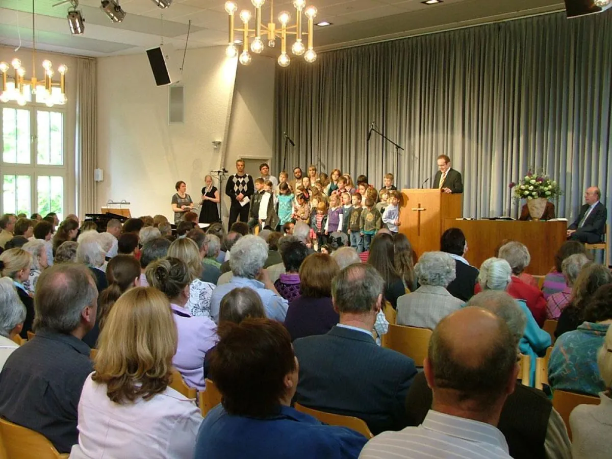 Grosser Saal der Langensteinbacher Höhe (Rechte am Bild liegen bei der Lahö)