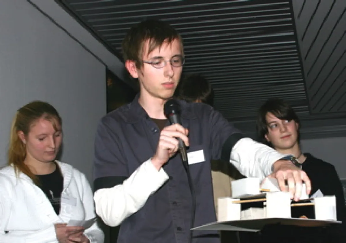 Schüler aus Leverkusen stellen ihr Projekt vor