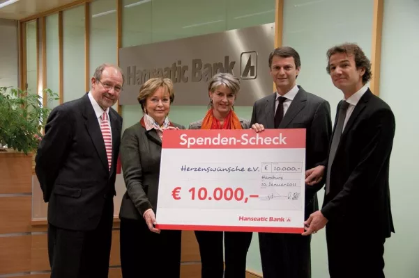 Bild: Hanseatic Bank macht sich für schwerkranke Kinder stark – 10.000 Euro gehen an Herzenswünsche e.V.
