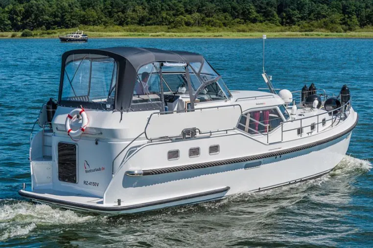 Yachtcharter Schulz präsentiert Hausboot Neuheit auf der BOOT & FUN Berlin Bild: Yachtcharter Schulz präsentiert Hausboot Neuheit auf der BOOT & FUN Berlin