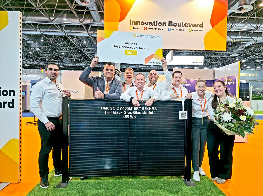 Die Gewinner bei der Preisverleihung des Best Innovation Awards (© Wagner Solar GmbH)
