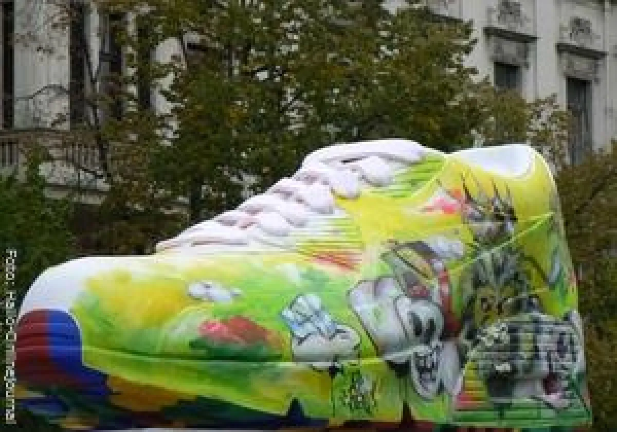 Vom Turnschuh zum Kultschuh (c) Hallo-Onlinejournal /gst