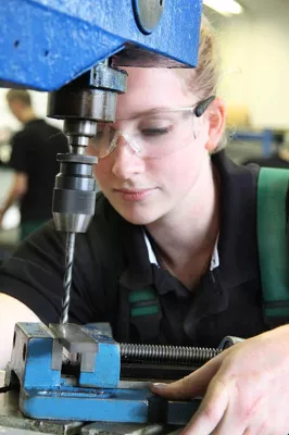 Bild: Erfolgsfaktor Nachwuchsförderung - SCHÄFER WERKE stiftet Deutschlandstipendium