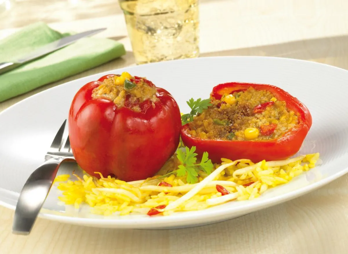 Die Vegeta® Paprikaschote „Bollywood“ mit getrockneten Datteln, Feigen und Zimt, Curry u. Koriander