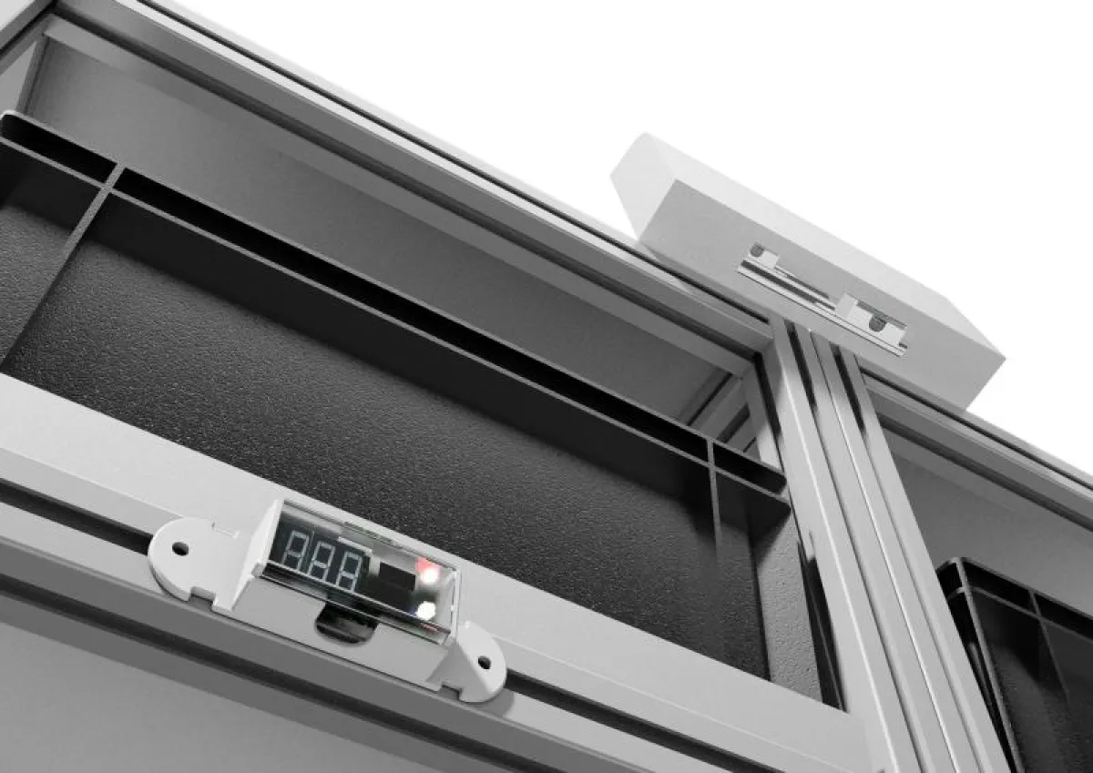 Der 3D-Sensor registriert automatisch Warenentnahmen durch Kommissionierer.