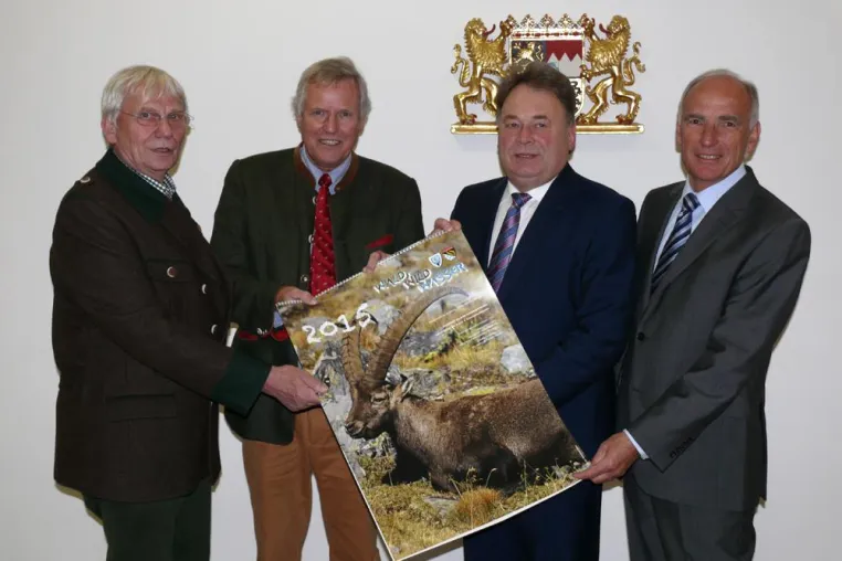 Bild: Der Schulkalender 2015 ist da – „Wild ohne Jagdzeit“ ist das diesjährige Leitthema