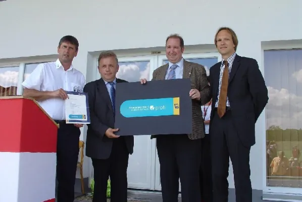 Bild: Waldviertler Marktgemeinde Schwarzenau erhält Auszeichnung für ihr Umweltengagement