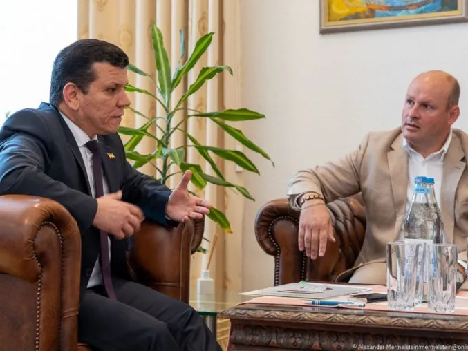 Bild: Interview mit dem Außerordentlichen und Bevollmächtigten Botschafter der Republik Tadschikistan in Deutschland