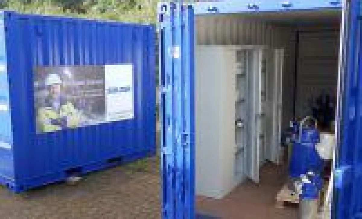 Die Container von Sulzer enthalten Pumpen, Ersatzteile und eine Werkstattausrüstung sowie eine anschlussfertige Elektroanlage.