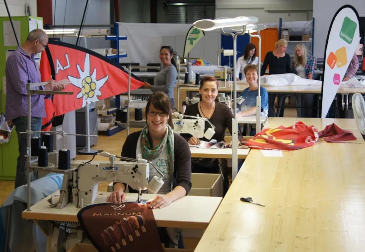 Der Zelte-, Werbebanner und Fahnenhersteller Entdecker setzt auf deutschen Produktionsstandort Bild: Der Zelte-, Werbebanner und Fahnenhersteller Entdecker setzt auf deutschen Produktionsstandort