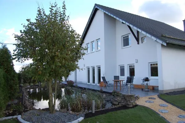 Bild: Neues Eifel-Ferienhaus verspricht Wellness-Urlaub mit Komfort