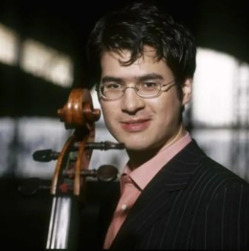 STRADIVARI COLLECTION 2010 der Bürgenstock Momente: Am Pfingstmontag 2010 gastiert der Cellist Danjulo Ishizaka in der intimen Bürgenstock Kapelle