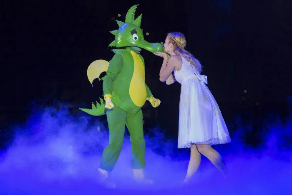 Tabaluga mit Lilly (Pressefoto Andr Havergo)