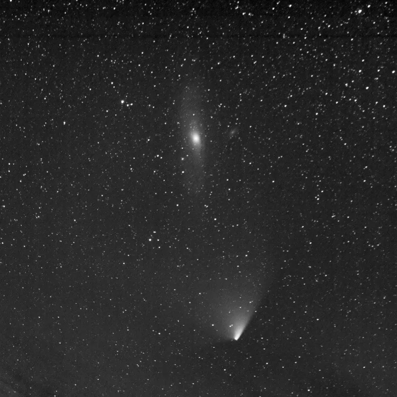 Komet Panstarrs beim Andromedanebel im Frühjahr 2013.