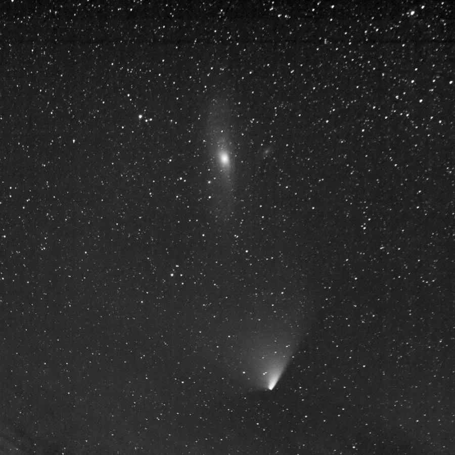 Komet Panstarrs beim Andromedanebel im Frühjahr 2013.