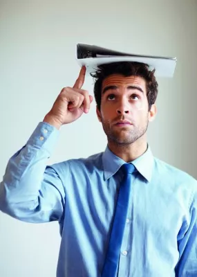 Bild: 18 – was nun? Welche Versicherung junge Erwachsene brauchen