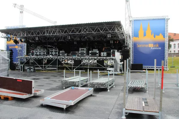 Infrastruktur für Sir Bob Geldof und Co. Bild: Infrastruktur für Sir Bob Geldof und Co.