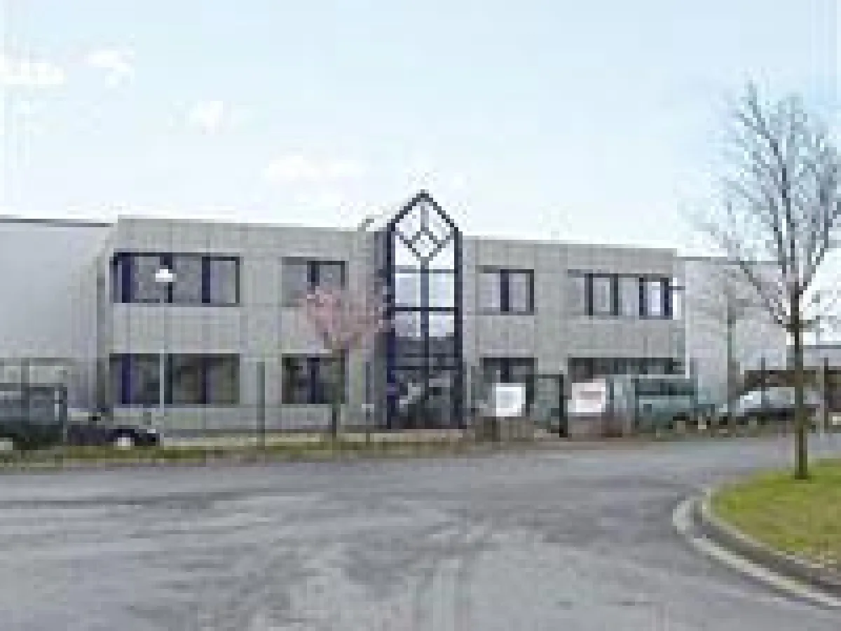 Die Tillmann Verpackungen Schmalkalden GmbH verarbeitet in der neuen Niederlassung Schönau Schwerstpappe und Schwerwellpappe zu Verpackungen aller Art.