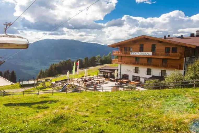 Bild: Sonnenskilauf bis nach Ostern im Hotel Hochzeigerhaus im Pitztal
