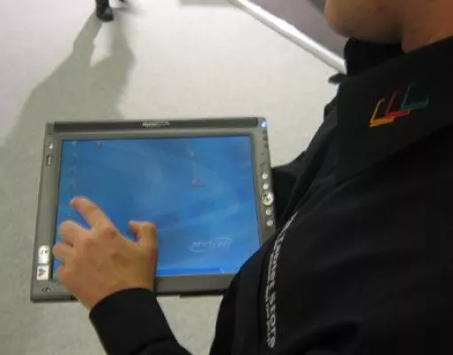 Bild: Erster Test des neuen Motion Computing LE1600TS mit Touchscreen