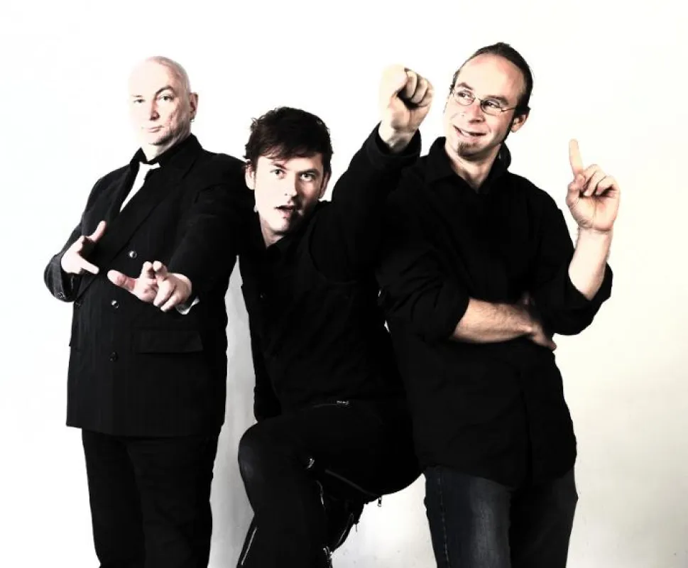 Kill 2 Dress: Musik für eine schneller werdende Zeit