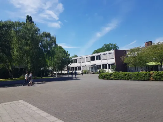 Bild: Ausbildung mit Sprachen für internationale Karriere: Übersetzer- und Dolmetscherschule Köln informiert