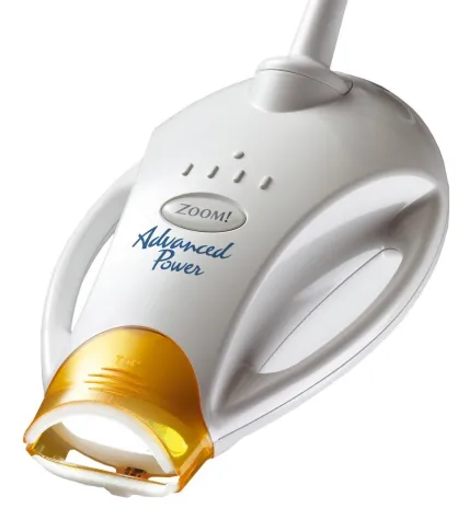 Bild: Länger strahlen dank Zahnarzt - GZFA rät beim Bleaching zu zahnärztlicher Kontrolle