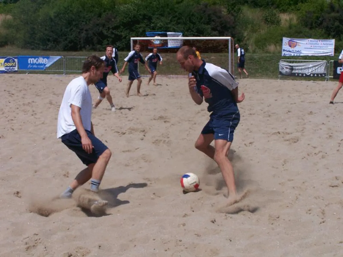 Heiße Duelle im Heißen Sand - Der SFBeach-sportspoint-Soccercup 2007 am Senftenberger see