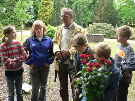 Gedenken an Zwangsarbeiter: in Dormagen mit Lesung Bild: Gedenken an Zwangsarbeiter: in Dormagen mit Lesung