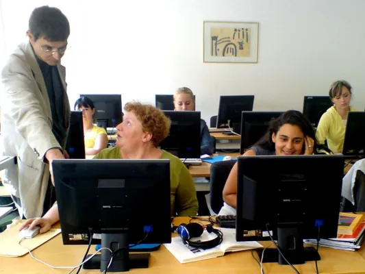 Bild: Freie Ausbildungsplätze in Wirtschaftssprachen