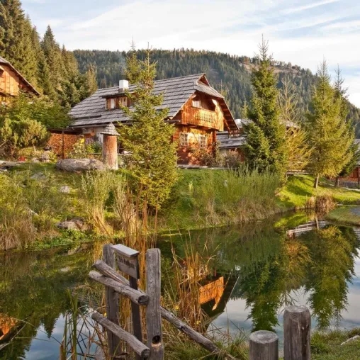 Von den Bergen in den Spa: Das Almdorf Seinerzeit schnürt ein herbstliches Wander-Paket Bild: Von den Bergen in den Spa: Das Almdorf Seinerzeit schnürt ein herbstliches Wander-Paket