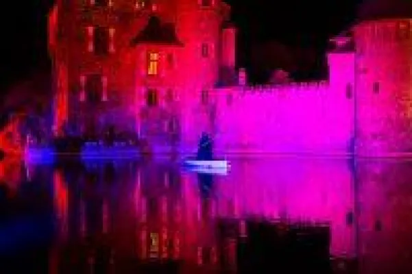 Zwei Nächte lang Halloween auf Burg Satzvey in der Eifel Bild: Zwei Nächte lang Halloween auf Burg Satzvey in der Eifel