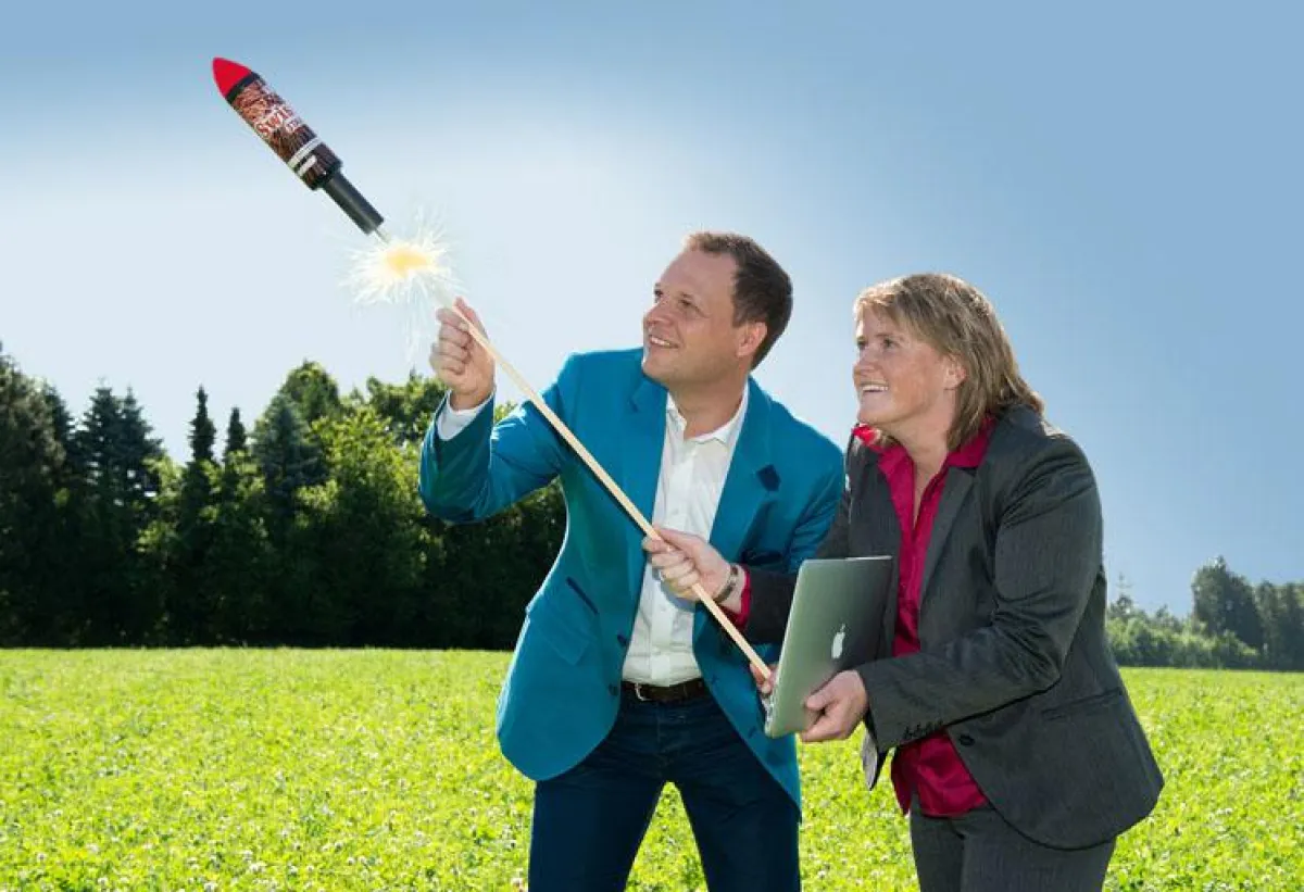 Claudia Vieli Oertle vom Jungunternehmerforum und Christoph Lanter, Webspezialist