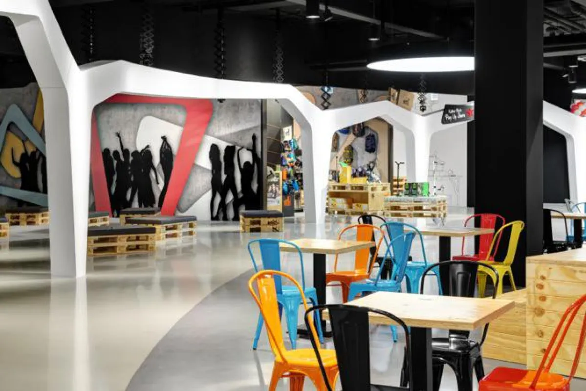 Open Space - bunte Verkaufs- und Kommunikationsplattform mit Mehrwert