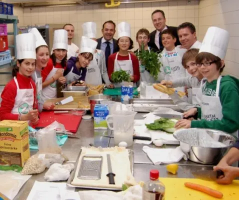 Bild: Earth Guest Day 2011: Kinderkochkurs im Sofitel Munich Bayerpost