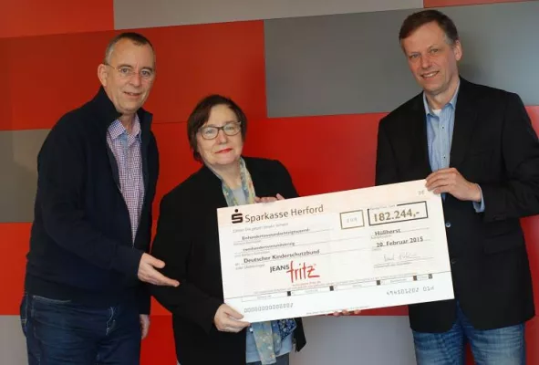 Über zwei Millionen für den Deutschen Kinderschutzbund Bild: Über zwei Millionen für den Deutschen Kinderschutzbund