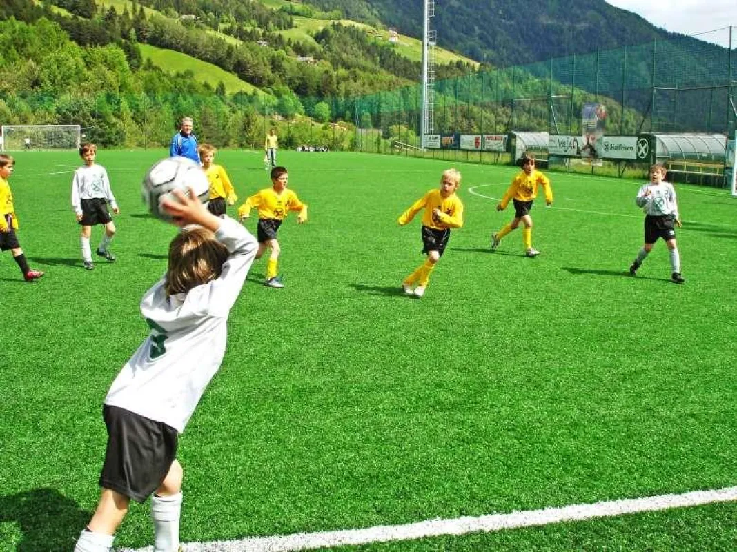 Krönender Abschluss: Zum Abschluss beweisen die Kinder ihr Können bei einem Freundschaftsturnier