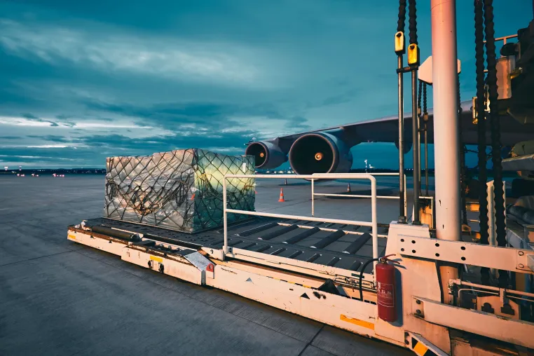 Bild: Schnelle und zuverlässige Luftfracht Transporte nach Usbekistan mit Zollabwicklung