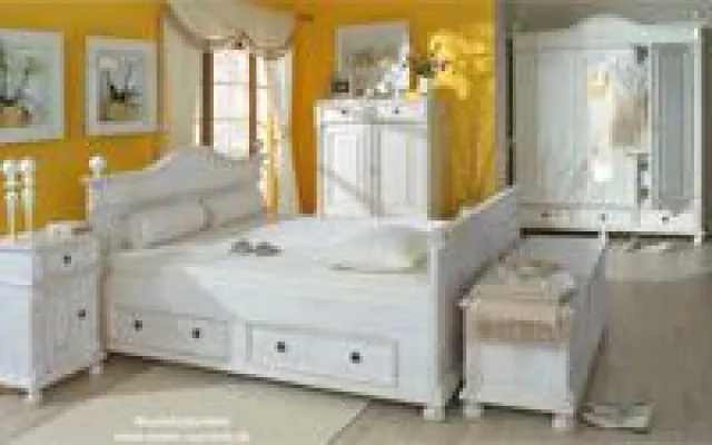 Bild: Landhausbett in Weiß - Mediterrane Romantik für mehr Lebensgefühl
