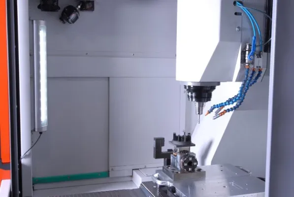 Bild: TUBELED - LED Rohrleuchte mit Hochleistungs-LEDs von Seoul für Maschinenbeleuchtung und Anlagenbeleuchtung