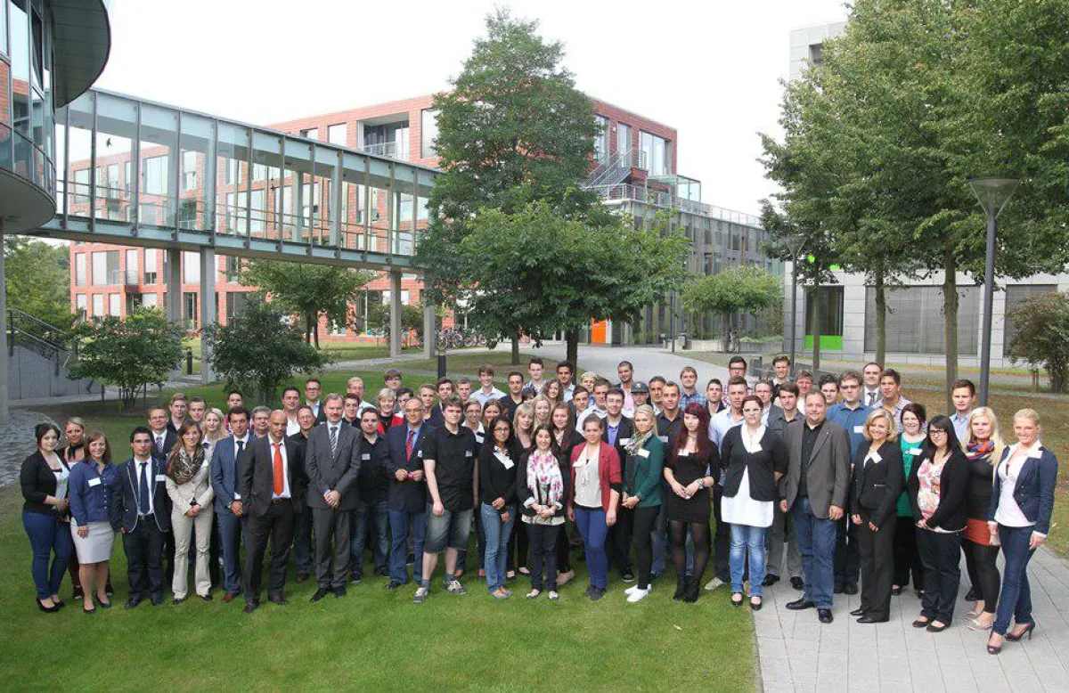 60 Auszubildende wurden in Wolfsburg von Geschäftsführung und Betriebsrat der AutoVision begrüßt