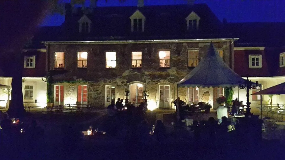 Nacht über dem Marcolinihaus.