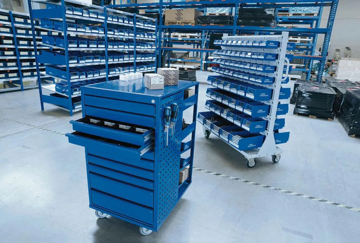 DMG MORI SEIKI setzt an vielen Produktionsstandorten auf fahrbare Regale.