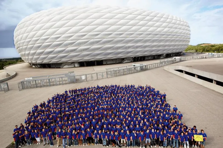 Bild: LIDL-SuperAzubis übernehmen Münchner Filialen