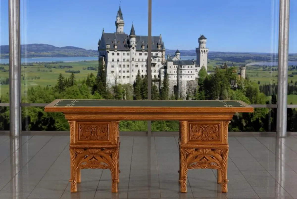 Der Schreibtisch von König Ludwig II. vor Schloss Neuschwanstein
