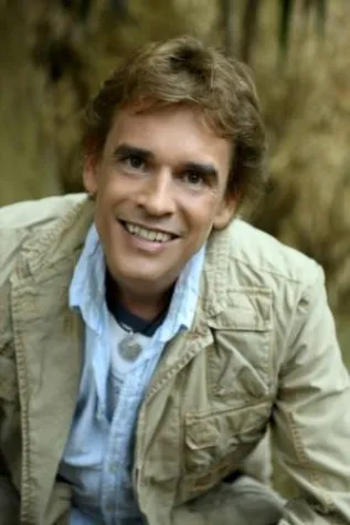 Bild: THOMAS C. BREZINA mit neuer Abenteuerbuch-Reihe!