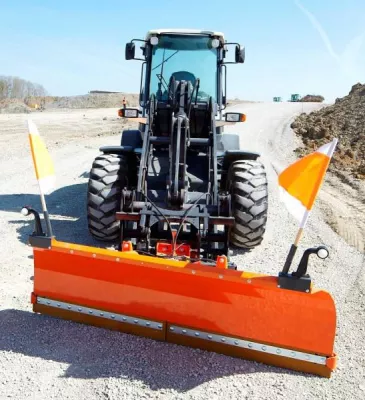 Bild: Winterdienst-Anbaugeräte machen Stapler, Frontlader & Jeep zum Schneeräumgerät - ein aktueller Überblick