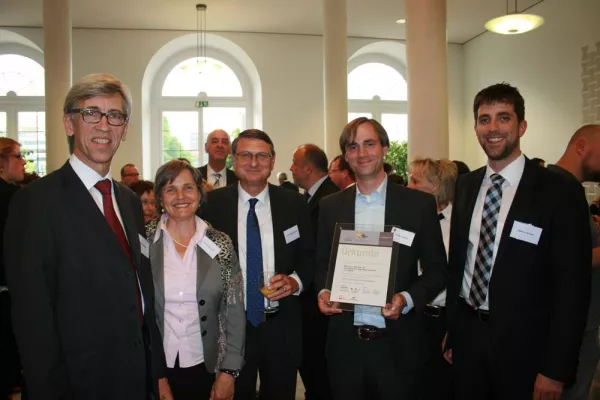 Mörk Bau GmbH & Co. KG erhält Auszeichnung für soziales Engagement Bild: Mörk Bau GmbH & Co. KG erhält Auszeichnung für soziales Engagement