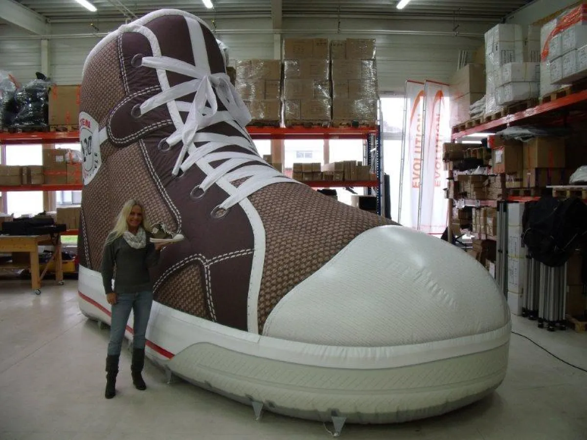 Aufblasbarer Werbeträger für Elten GmbH